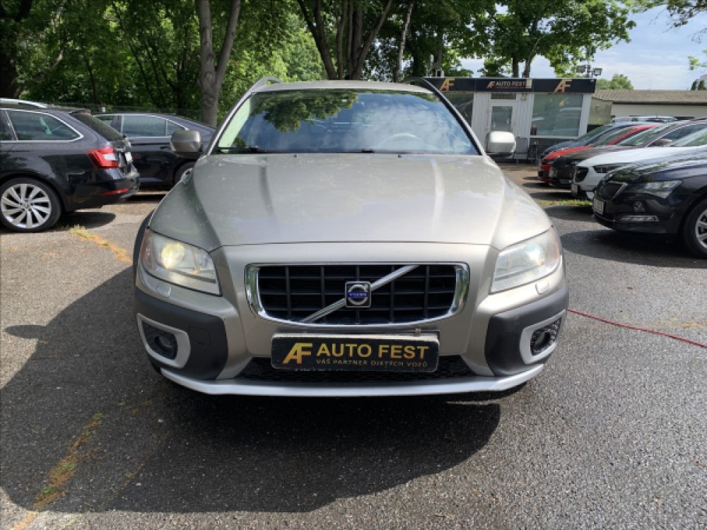 Volvo XC70 2,4 D5, ČRSERVISKA