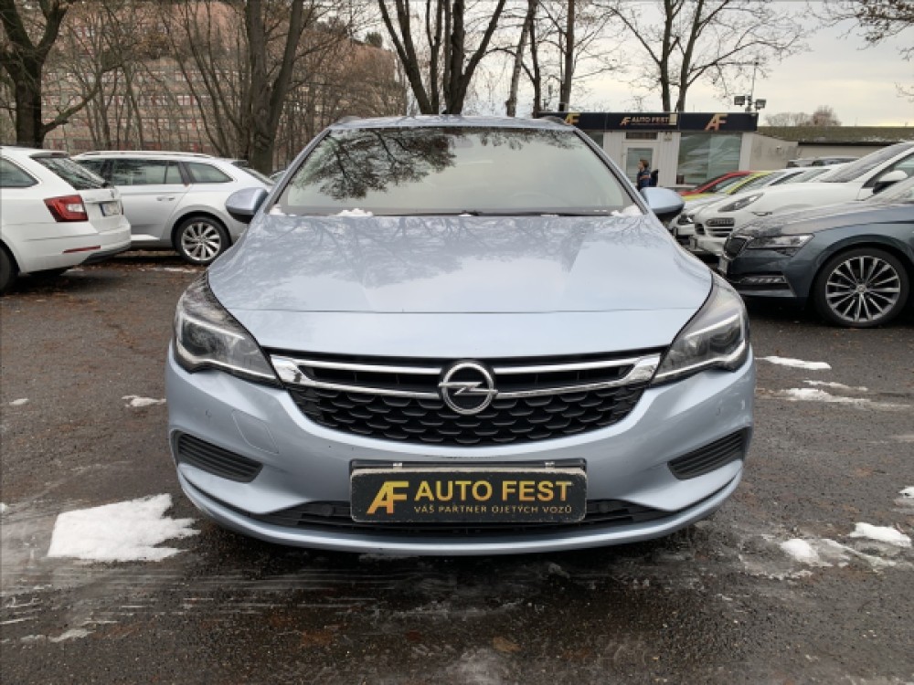 Opel Astra 1,6 CDTI, ČR, 1.MAJ, SERVISKA