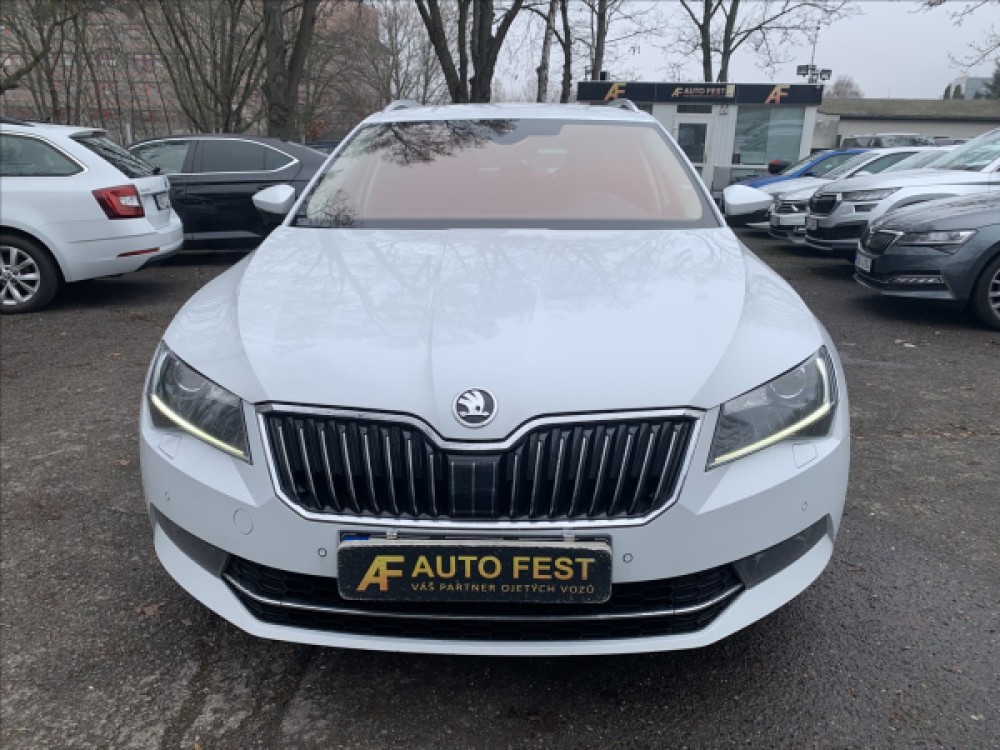 Škoda Superb 2,0 TDI NAVI ČR 1.MAJ SERVISKA