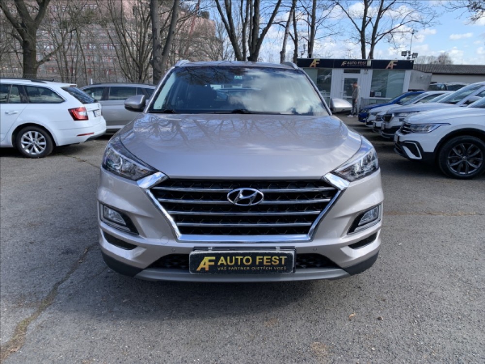 Hyundai Tucson 1,6 i, 4x4,  SERVISKA