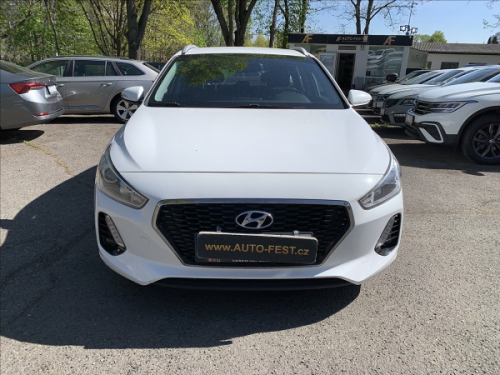 Hyundai i30 1,4 T-GDi 1.MAJ., ČR, SERVISKA