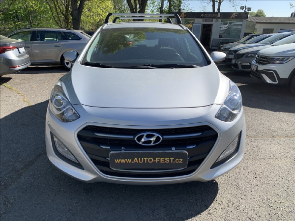 Hyundai i30 1,6 CRDi ČR, SERVISKA