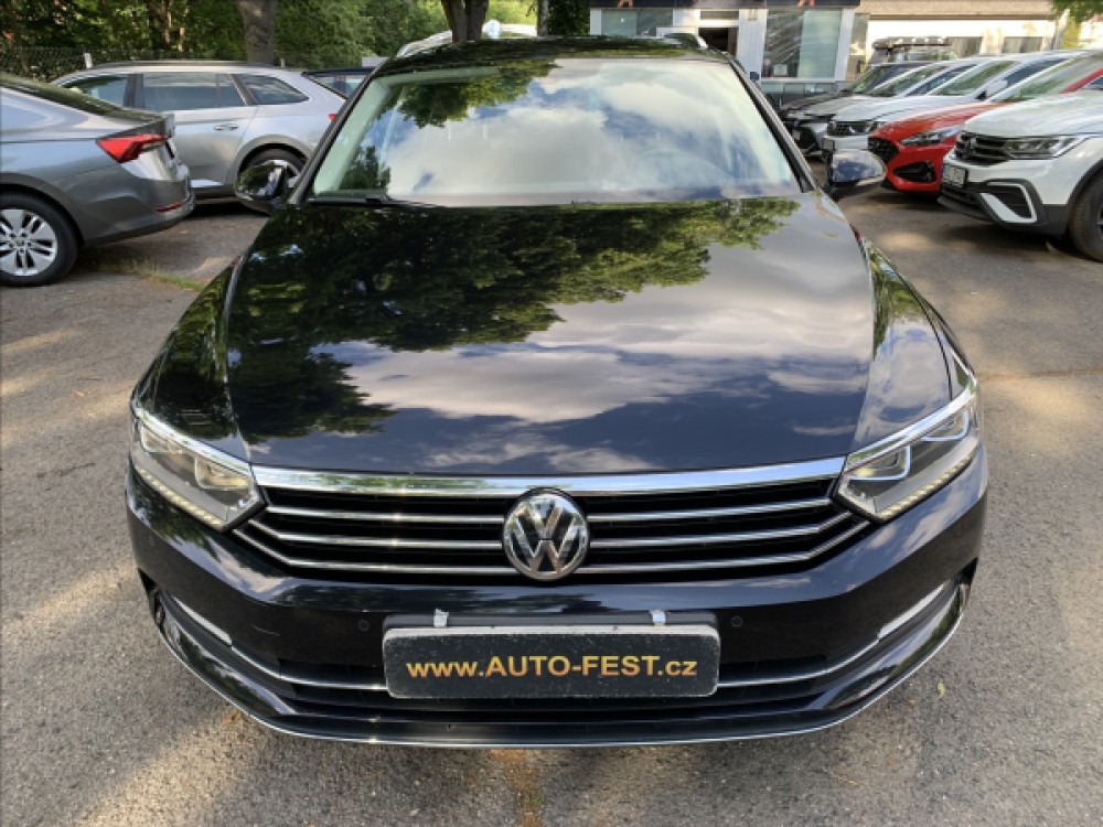 Volkswagen Passat 2,0 TDI ČR, SERVISKA