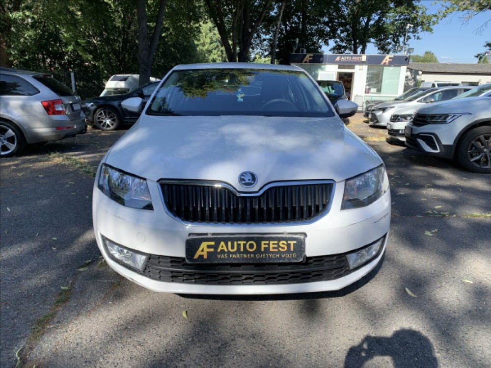 Škoda Octavia 1,6 TDI DSG,  ČR