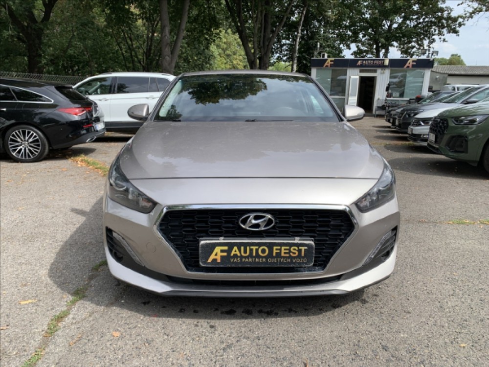Hyundai i30 1,0 T-GDI FASTBACK ČR, SERVISKA, 1.MAJ