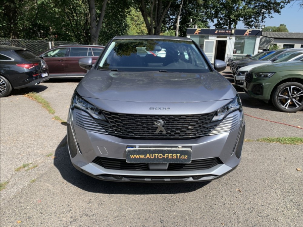 Peugeot 5008 1,5 HDI 7.MÍST ČR, SERVISKA