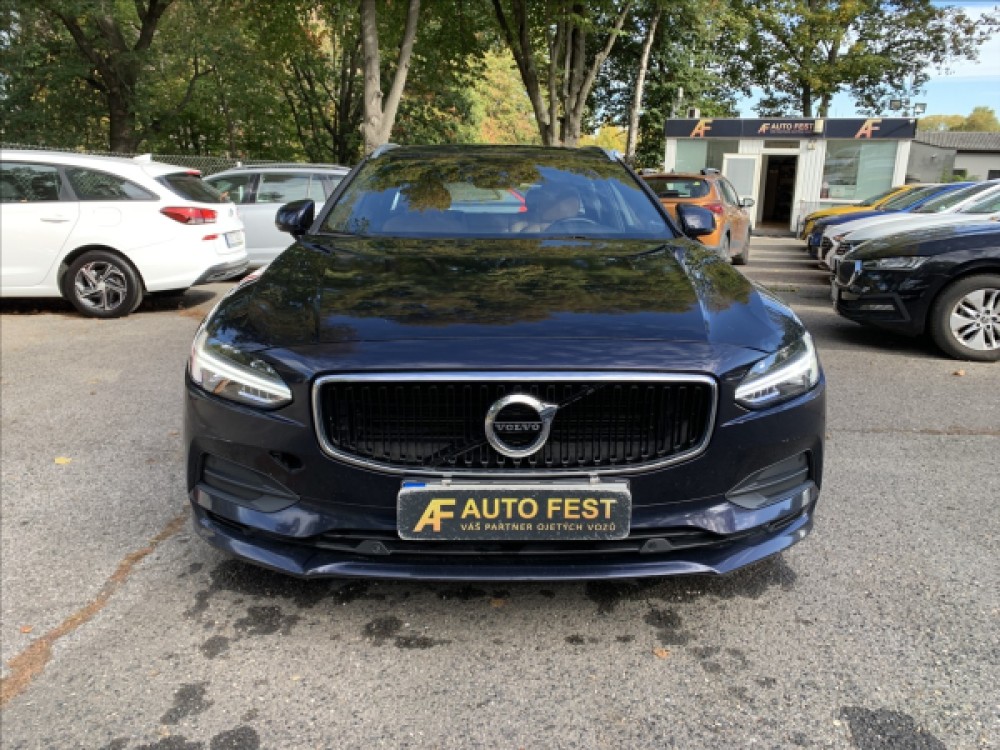 Volvo V90 2,0 D5 AWD MOMENTUM ČR, 1.MAJ.